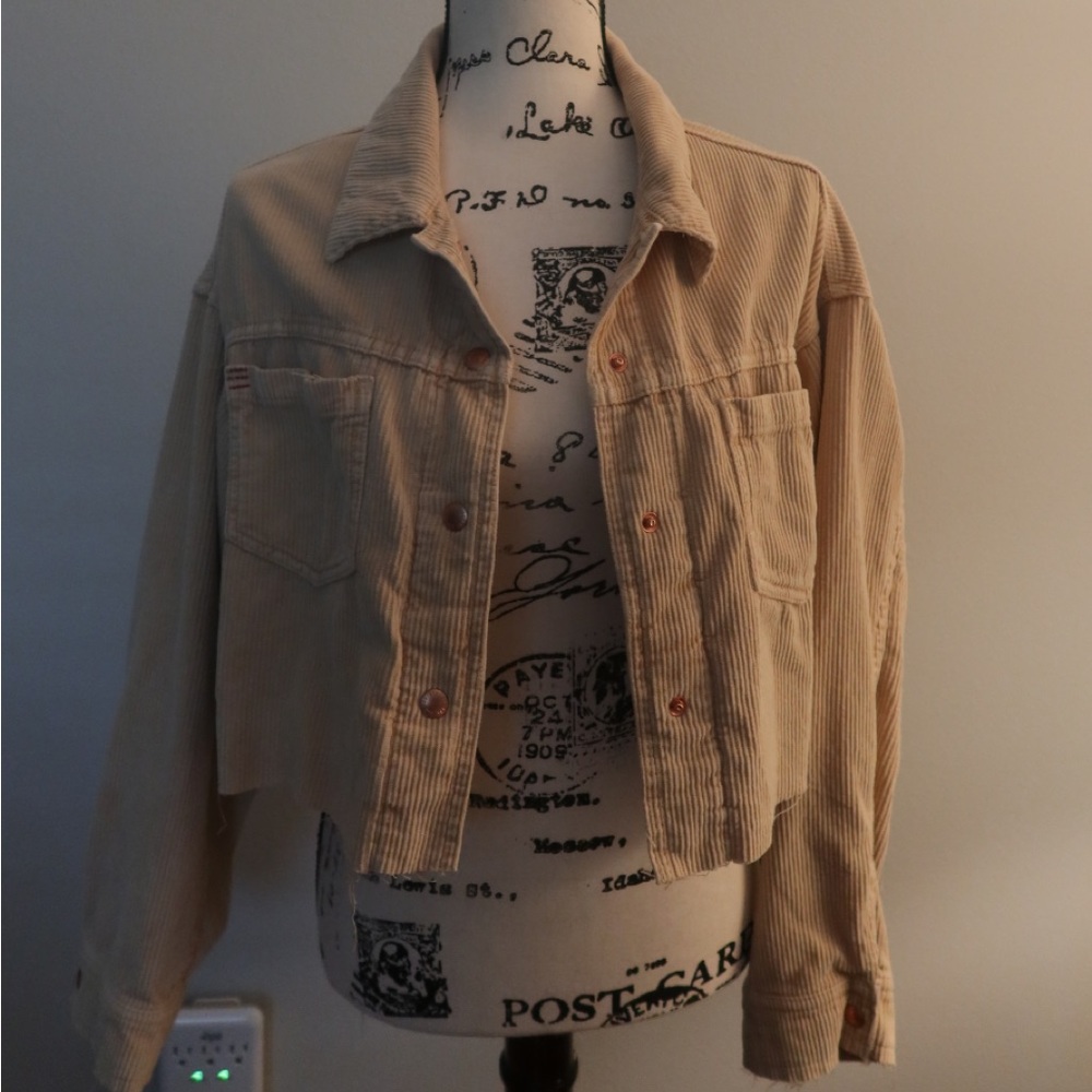 Worn maybe once!
Urban
Super cute